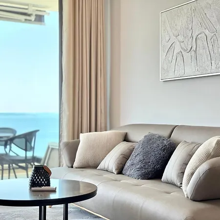 Panorama 303 Sea View *