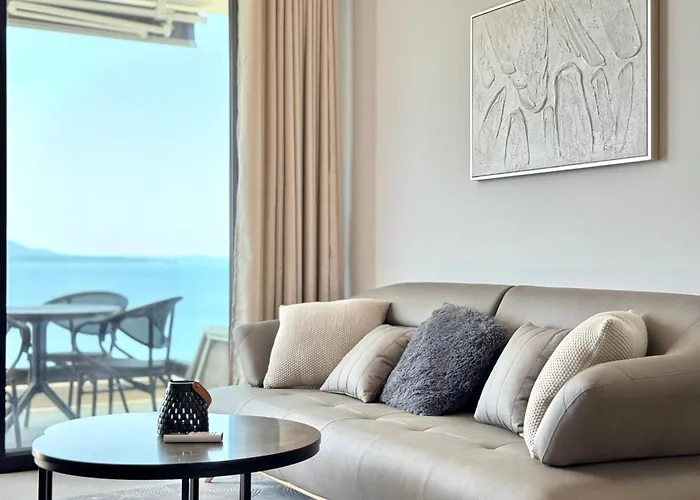 Panorama 303 Sea View *